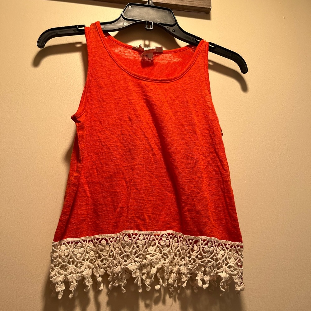 Medium tank with lace bottom